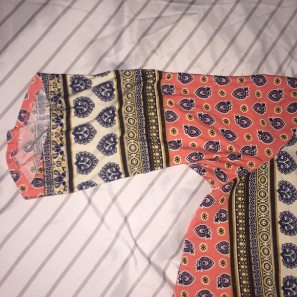 Cute V- Cut Blouse - Picture 2 of 6